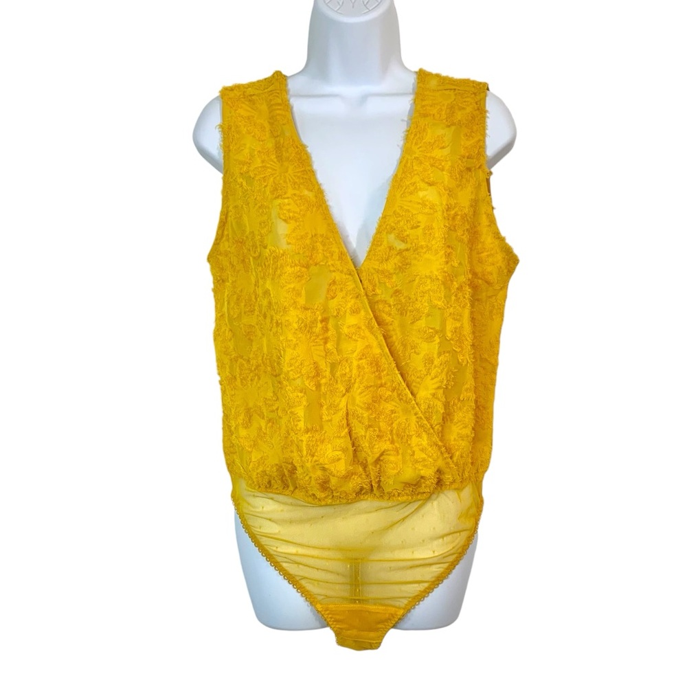 MIA JOY Floraine Sheer Lace Bodysuit in Sunflower Sz L